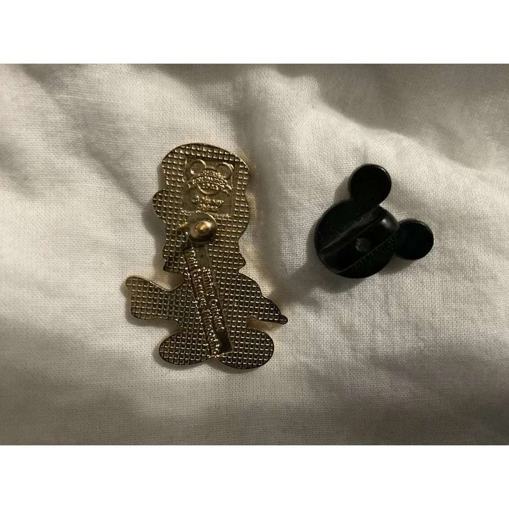 Walt‎ Disney Authentic Jiminy Cricket Pinocchio trading Pin